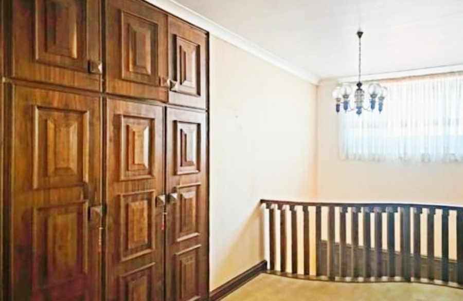 5 Bedroom Property for Sale in Dan Pienaar Free State